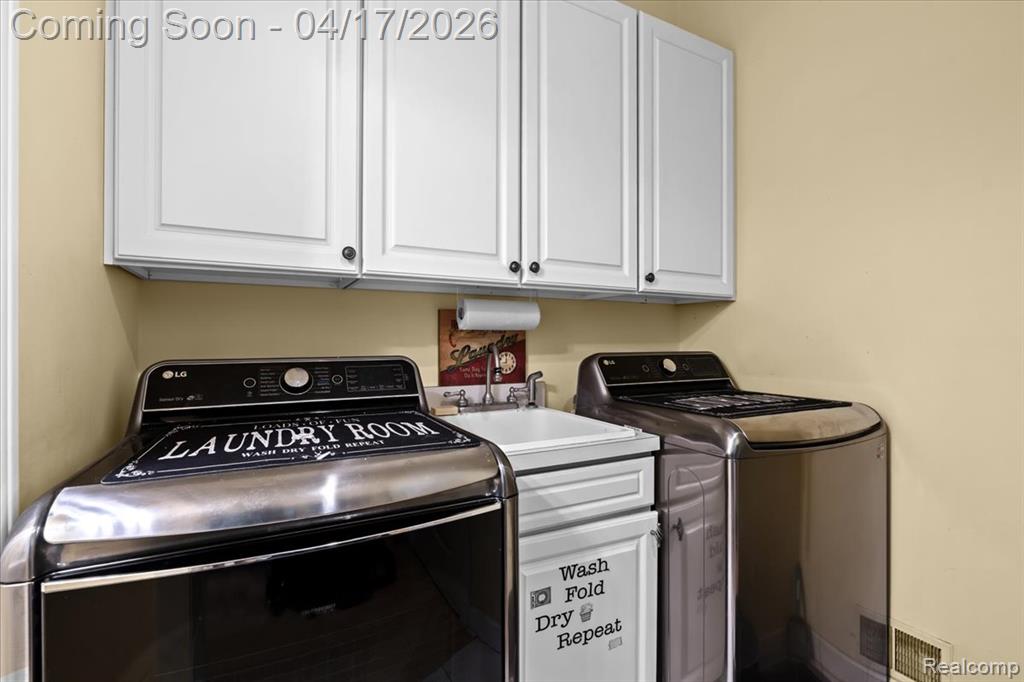 5392 Hidden Pines Drive, Brighton, MI 48116 — Photo 25