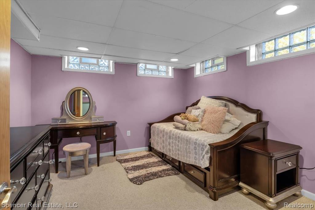 5726 Sutherland Drive, Waterford, MI 48327 — Photo 24
