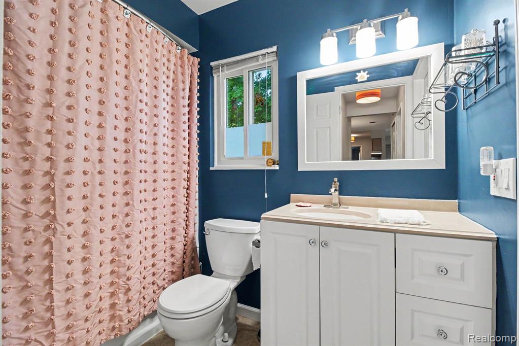 838 Corners Court, Orion, MI 48362 — Photo 12