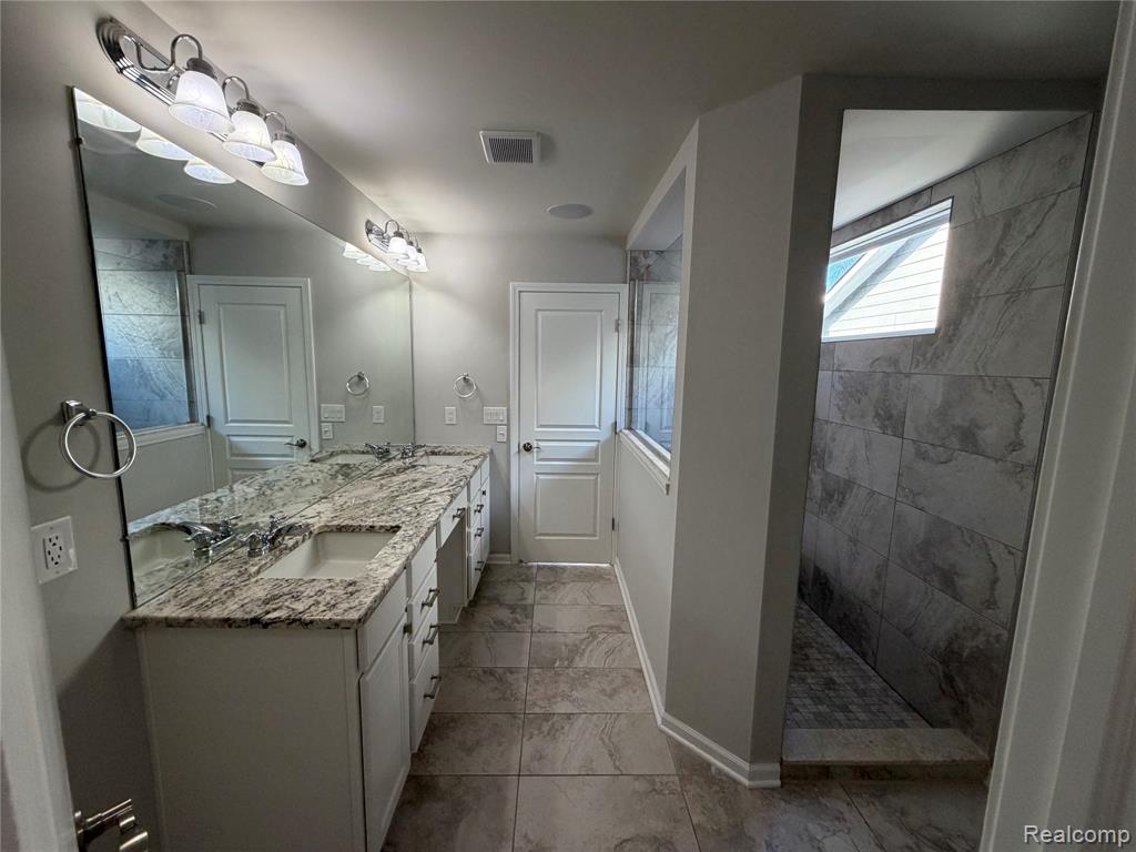 31065 Tremont Lane, Beverly Hills, MI 48025 — Photo 12