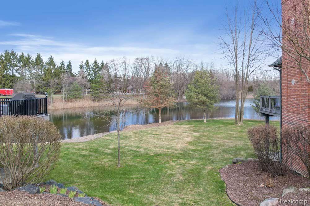 71 BURNIAH Lane, Lake Orion, MI 48362 — Photo 44