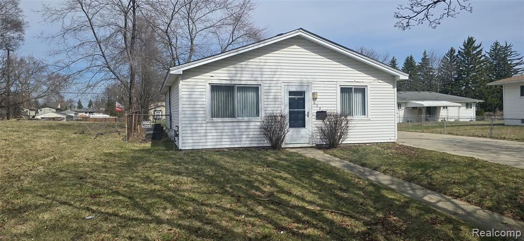 639 E Columbia Avenue, Pontiac, MI 48340 — Photo 19