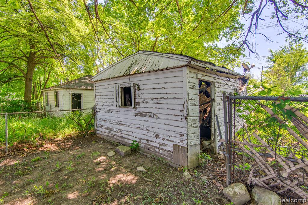 13118 FRANKFORT Street, Detroit, MI 48213 — Photo 21