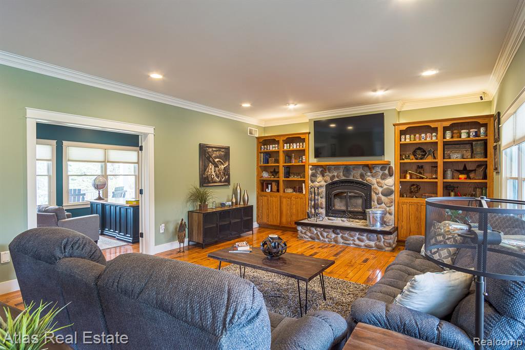 2716 LAKE GEORGE Road, Leonard, MI 48367 — Photo 31
