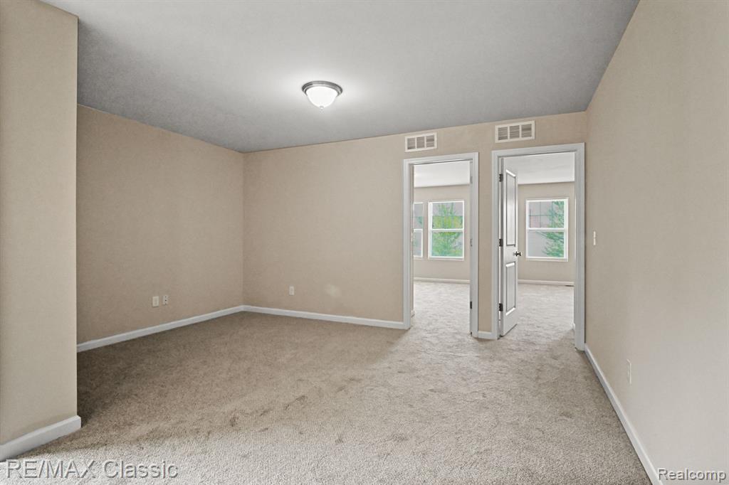 7038 WELLINGTON Lane, Ypsilanti, MI 48197 — Photo 12
