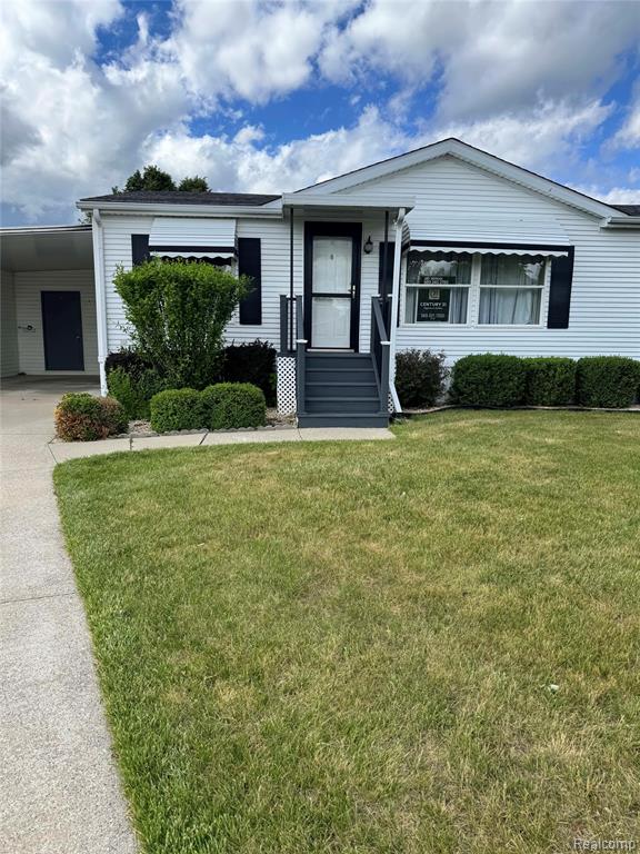 8171 Chickadee Court, Freeland, MI — Photo 2