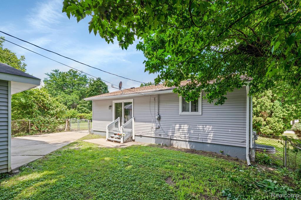 827 MADISON Street, Ypsilanti, MI 48197 — Photo 30