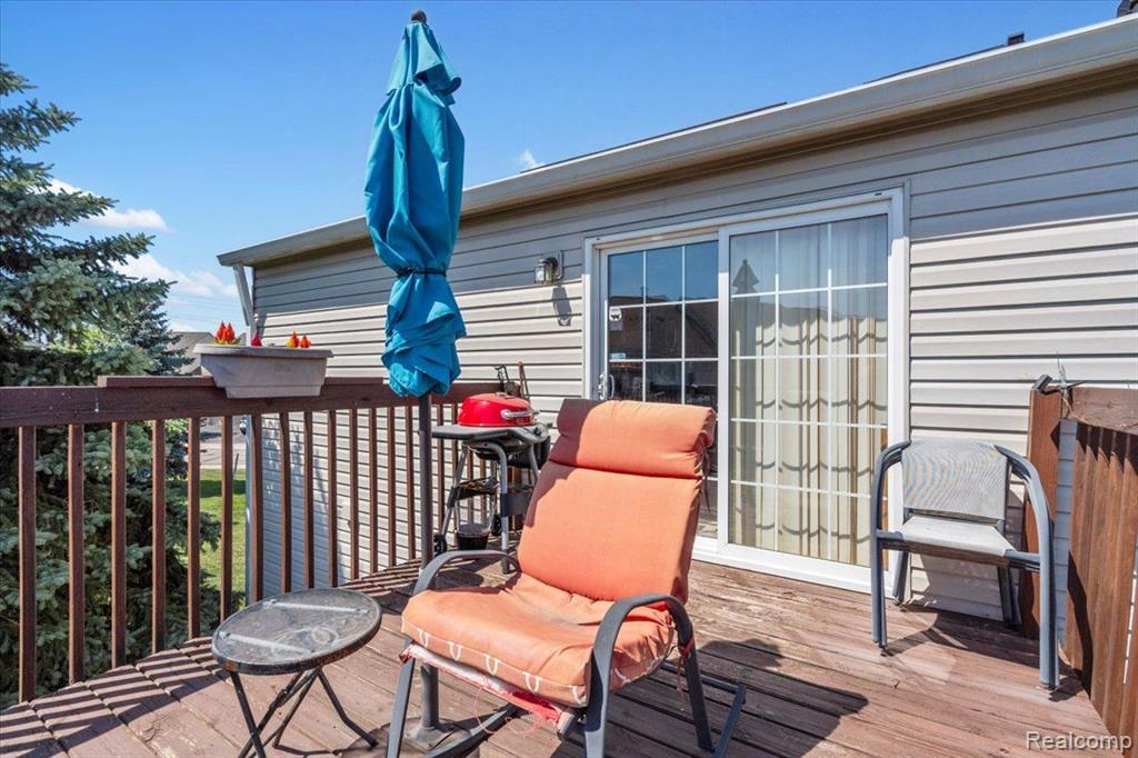 26606 KIRKWAY Circle, Woodhaven, MI 48183 — Photo 28