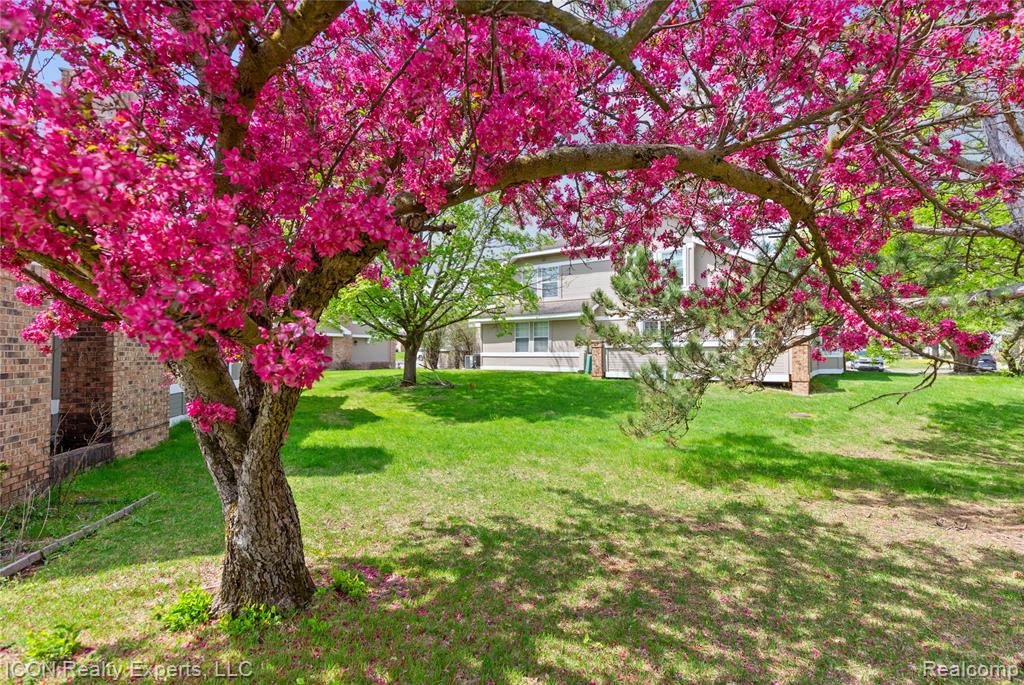 6614 Embers Court, West Bloomfield, MI — Photo 25