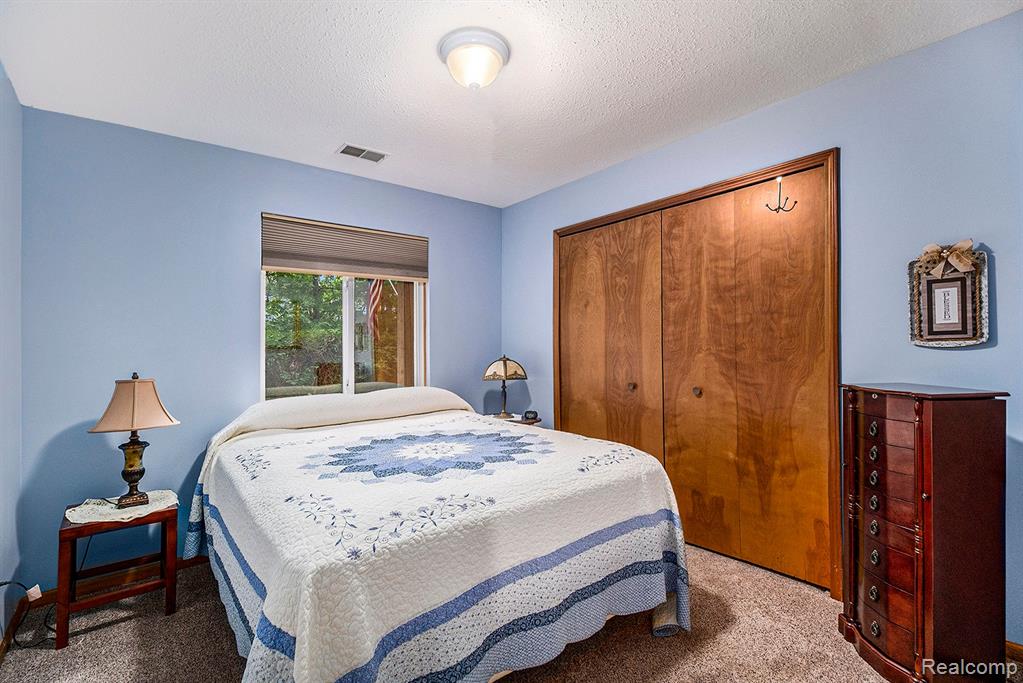 254 MARIGOLD Circle, Westland, MI — Photo 9