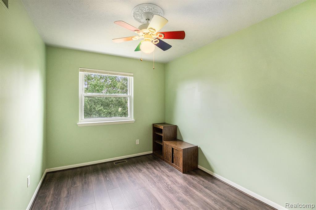 621 Vincent Street, Pinckney, MI 48169 — Photo 11