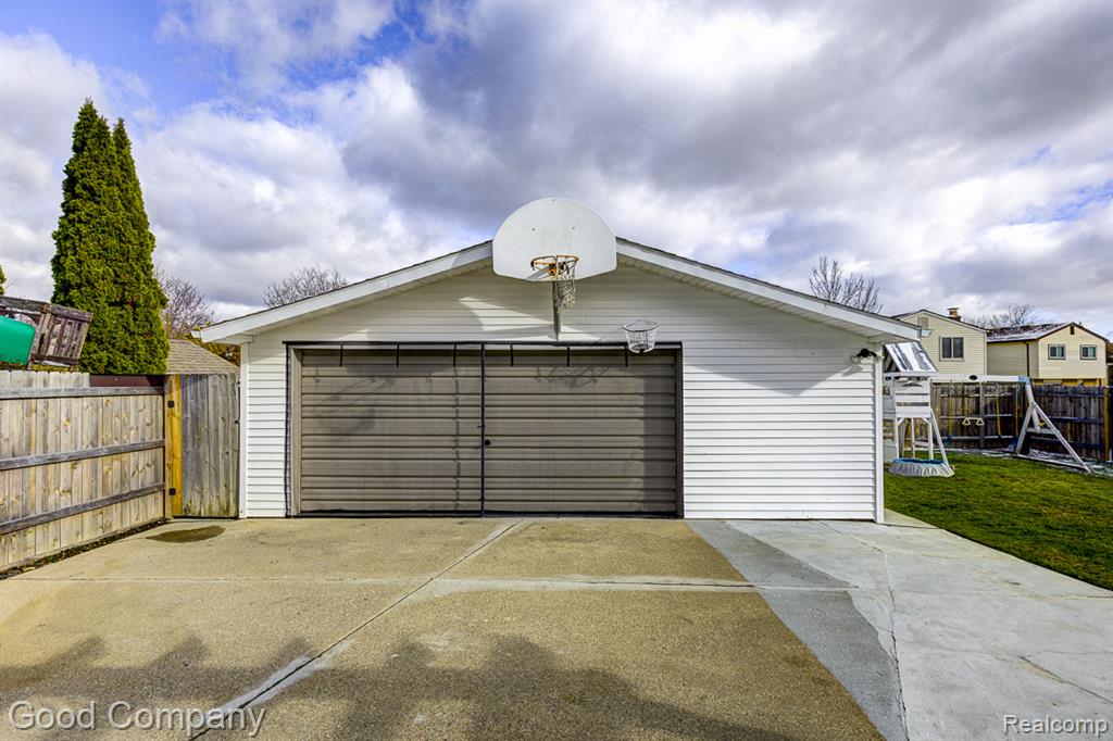 40038 Eagle Drive, Sterling Heights, MI 48310 — Photo 44