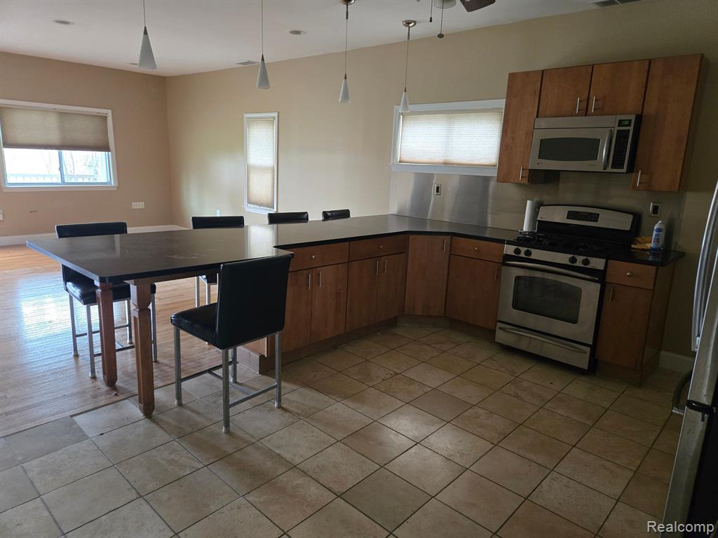 6387 ABINGTON Avenue, Detroit, MI 48228 — Photo 4