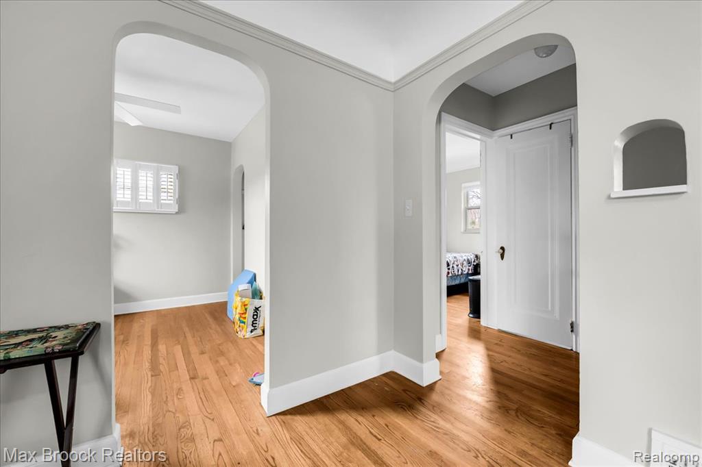 2208 Avondale Street, Sylvan Lake, MI 48320 — Photo 12