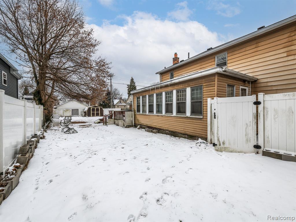 547 Pine Street, Wyandotte, MI 48192 — Photo 31