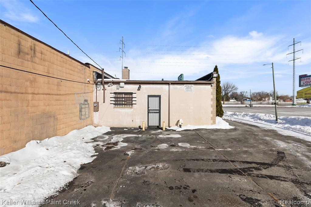 16068 E 8 Mile Road, Detroit, MI 48205 — Photo 7