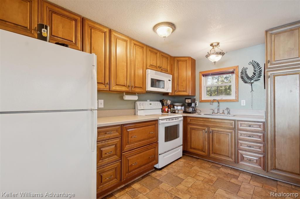 4469 Canal Drive, Harrison, MI 48625 — Photo 11
