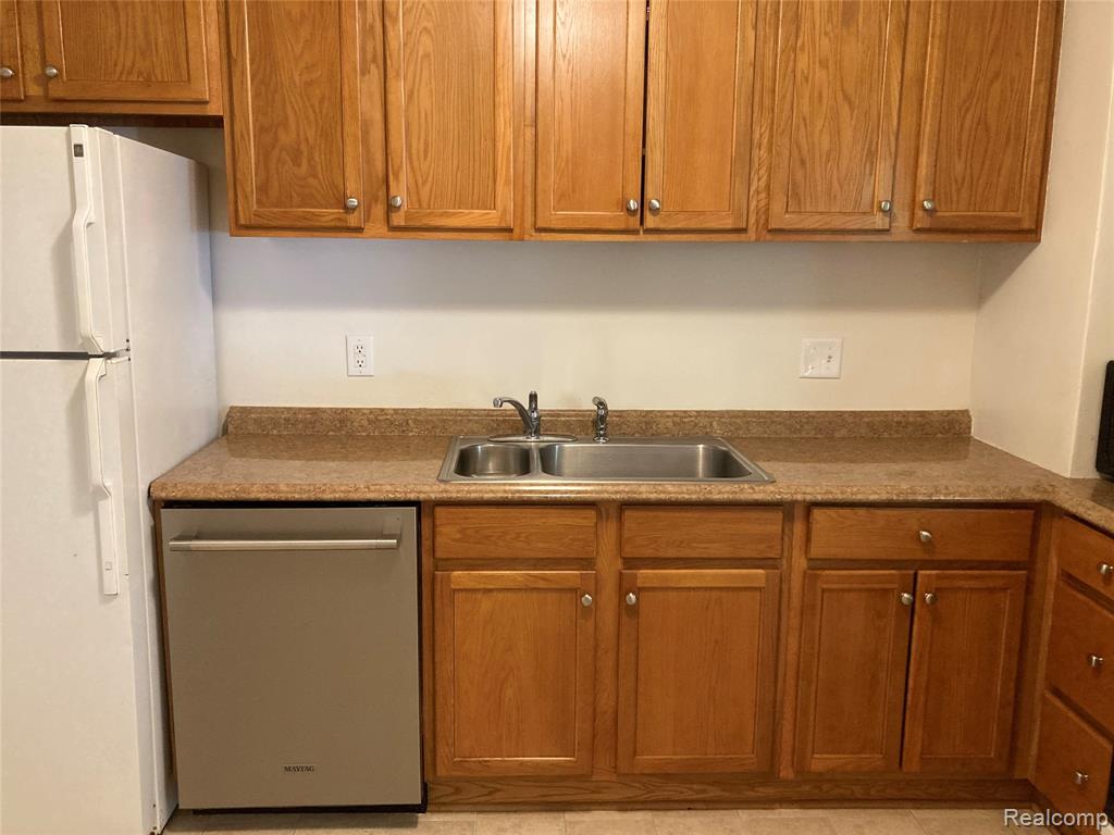 887 SAINT CLAIR LOWER Street, Grosse Pointe, MI 48230 — Photo 9