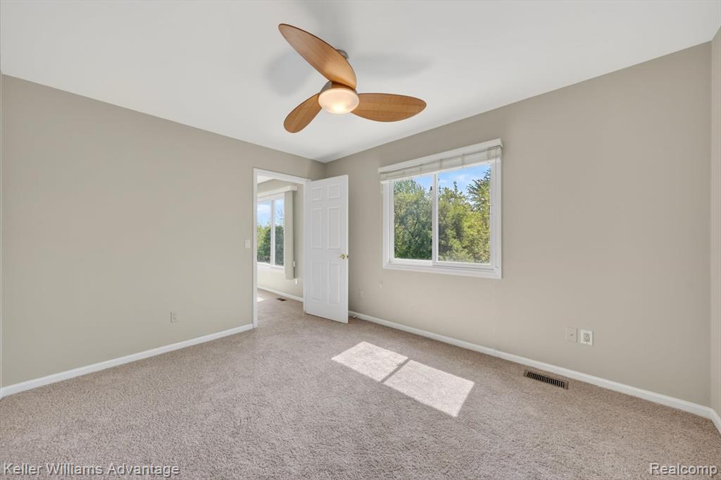 6356 Branford Drive, West Bloomfield, MI — Photo 36