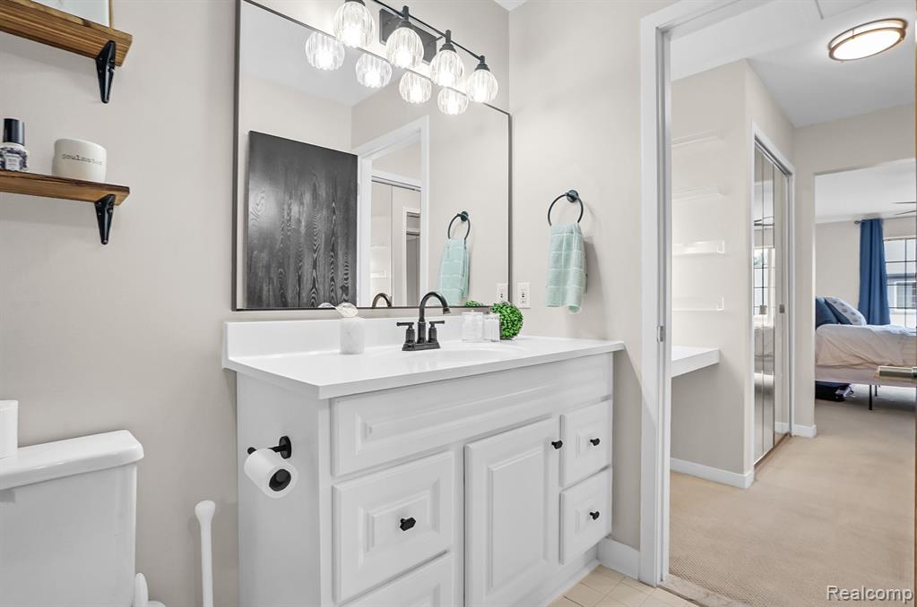 525 WINWOOD Circle, Walled Lake, MI 48390 — Photo 33