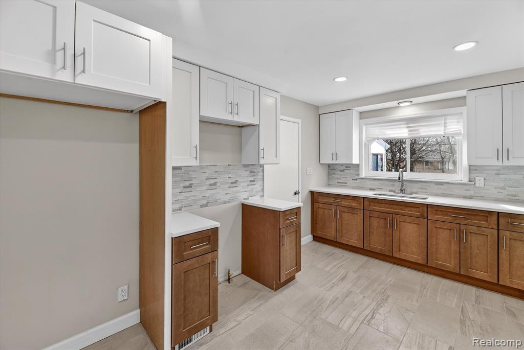 17314 Collinson Avenue, Eastpointe, MI 48021 — Photo 13
