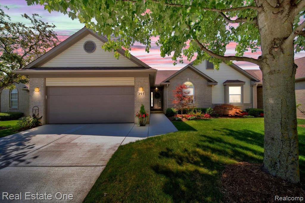 295 WINDING Brook, Commerce Twp, MI 48390 — Photo 3