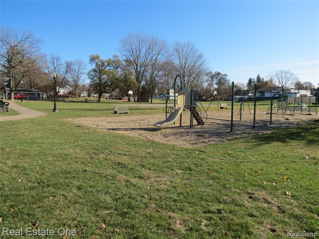 225 South Street, Fowlerville, MI 48836 — Photo 7
