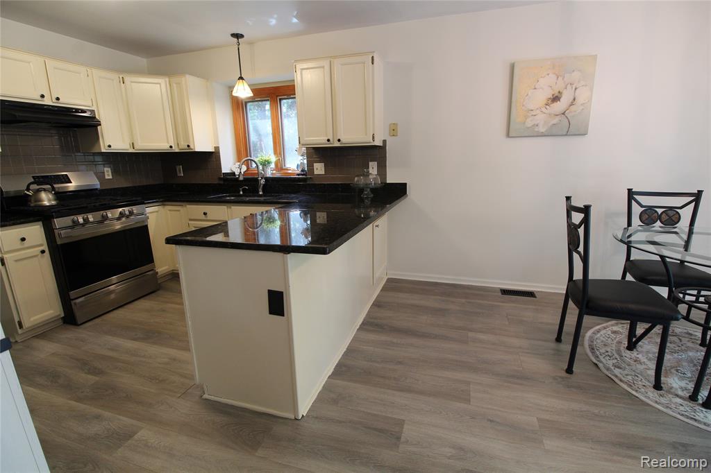 15743 Greenview, Fraser, MI 48026 — Photo 9