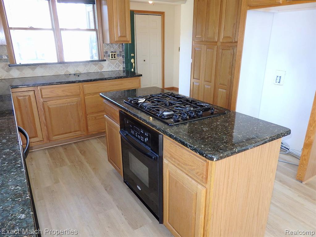 925 MALLOCK Road, White Lake, MI — Photo 21