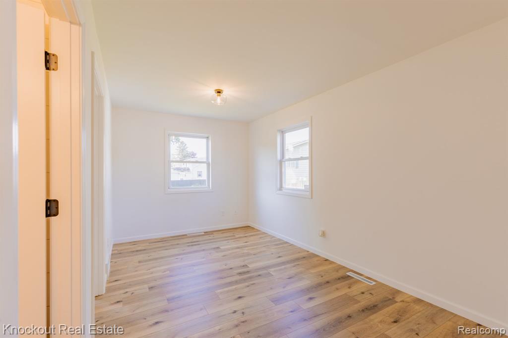 8368 MAIN Street, Birch Run, MI 48415 — Photo 29