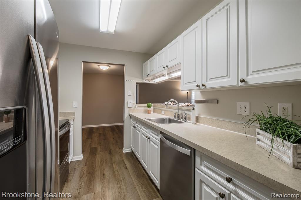 5292 Brookemonte Circle, Rochester, MI 48306 — Photo 17