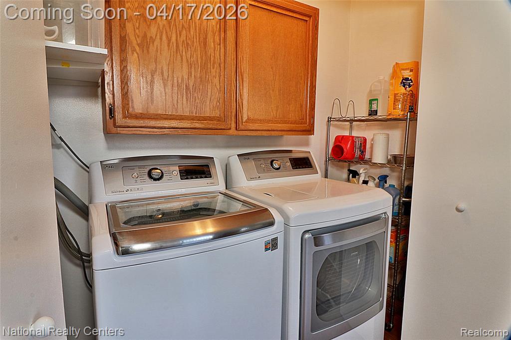 7309 Creek View Circle, West Bloomfield, MI — Photo 32