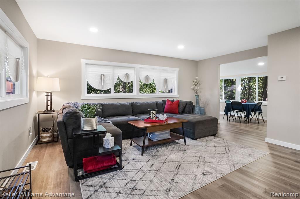 7466 LONGWORTH Drive, Brighton, MI 48116 — Photo 13