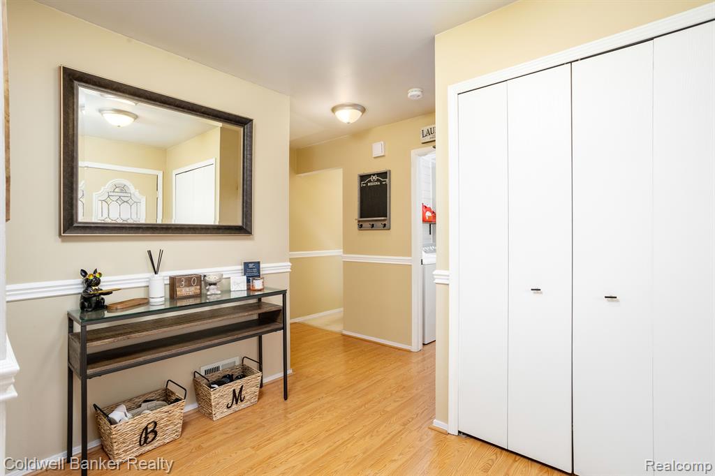 1068 KINGS, Canton, MI 48188 — Photo 7