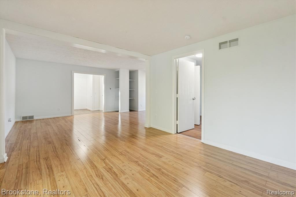 6004 Gibson Avenue, East Lansing, MI 48823 — Photo 8