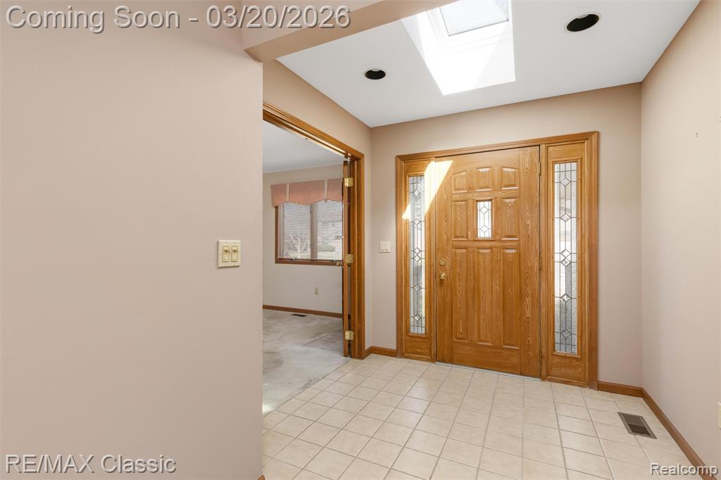 45105 Dunbarton Drive, Novi, MI — Photo 5