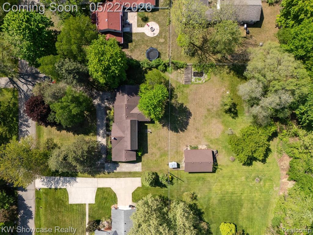 21105 Hugo Street, Farmington, MI 48336 — Photo 33