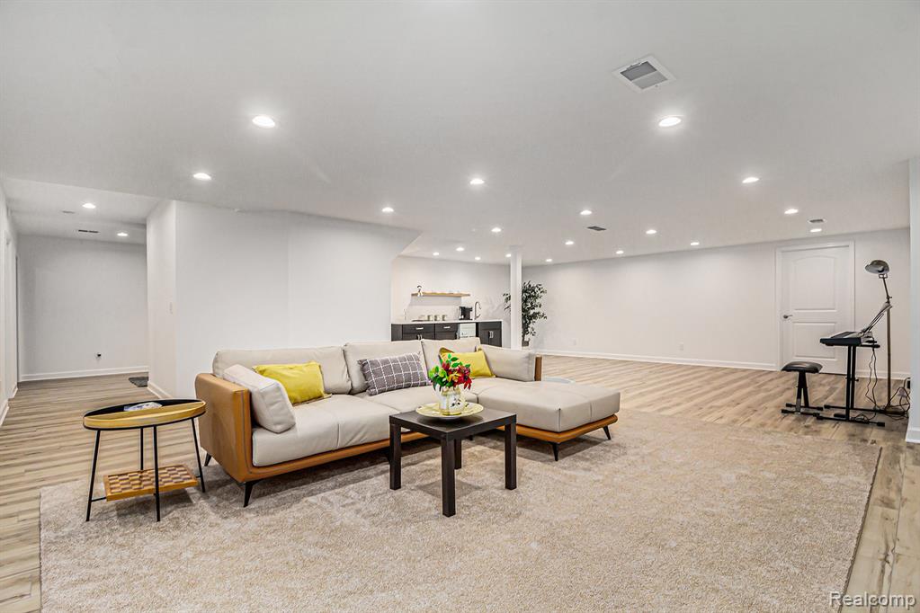 47541 Villa Terrace Court, Novi, MI — Photo 40
