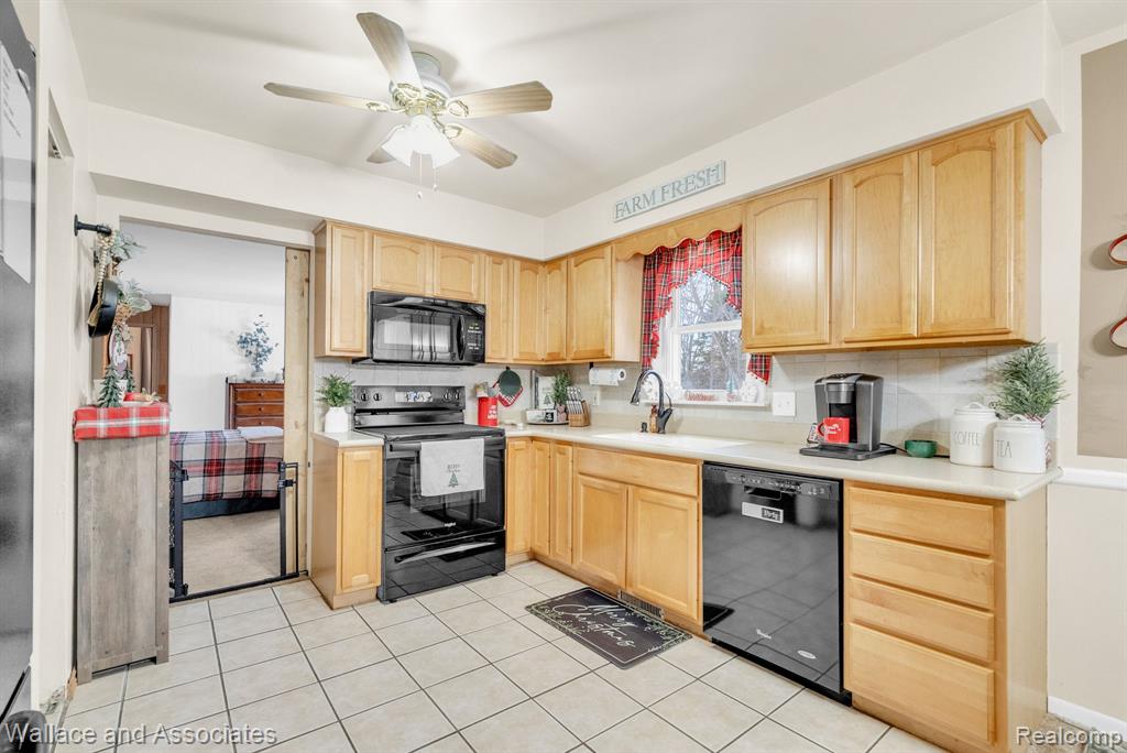 4440 Cambridge Drive, Port Huron, MI 48060 — Photo 17