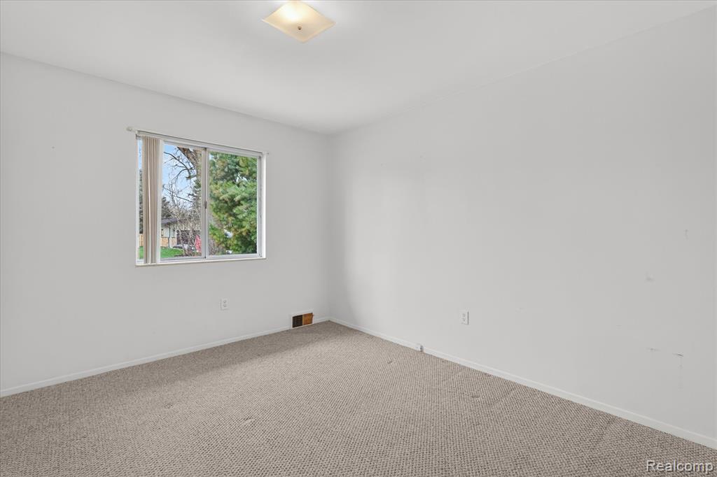 4739 Joan Lane, Pinckney, MI 48169 — Photo 18