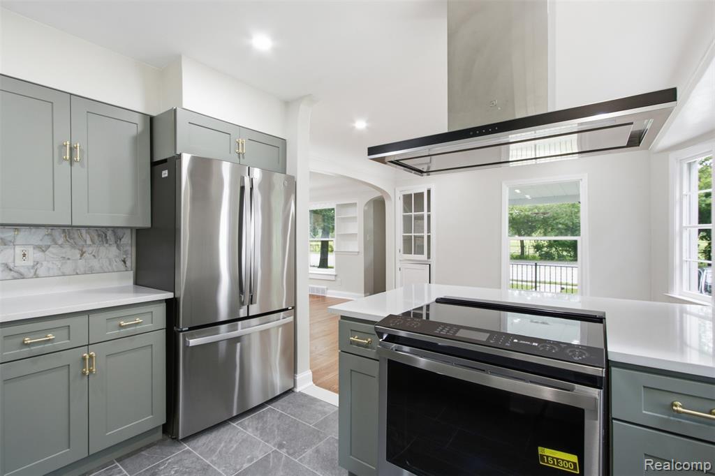 1388 Vernier Road, Grosse Pointe, MI 48236 — Photo 8