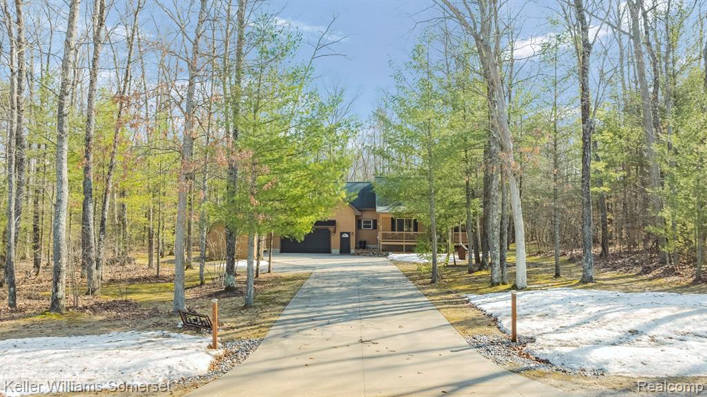 428 CRYSTAL Lane, Roscommon, MI 48653 — Photo 2
