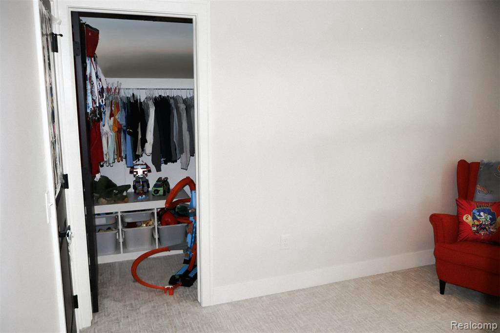 47221 Hidden Meadows Drive, Macomb, MI 48044 — Photo 16