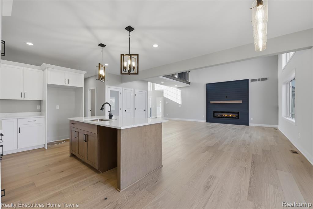 35701 Strongford Drive, New Baltimore, MI, 48047