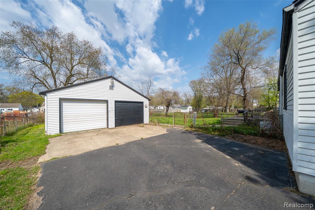 5357 Sashabaw Road, Clarkston, MI — Photo 21