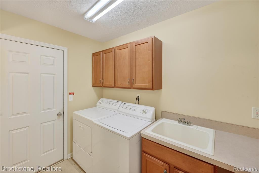 986 Spirea, 44, Howell, MI 48843 — Photo 40