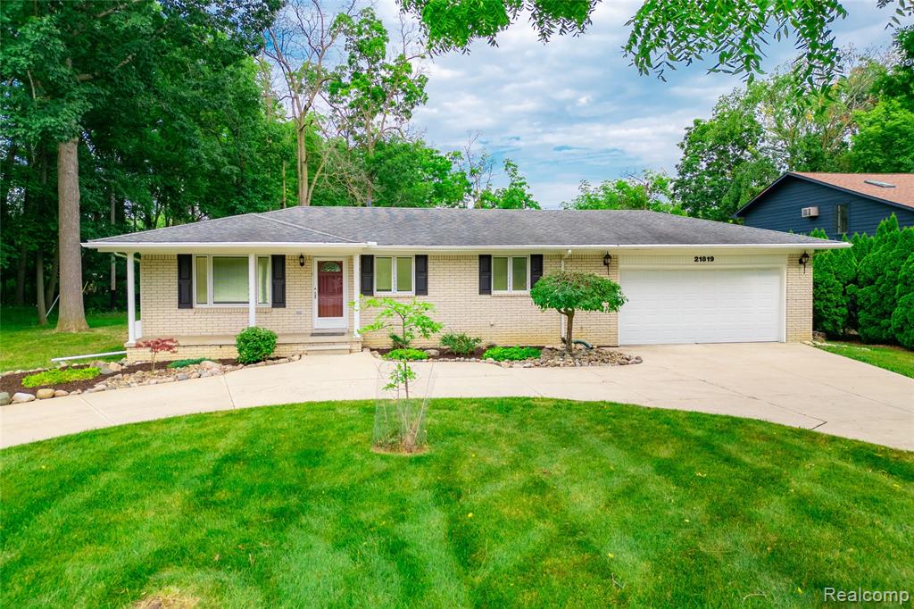 21819 Meridian Road, Grosse Ile, MI 48138 — Photo 2