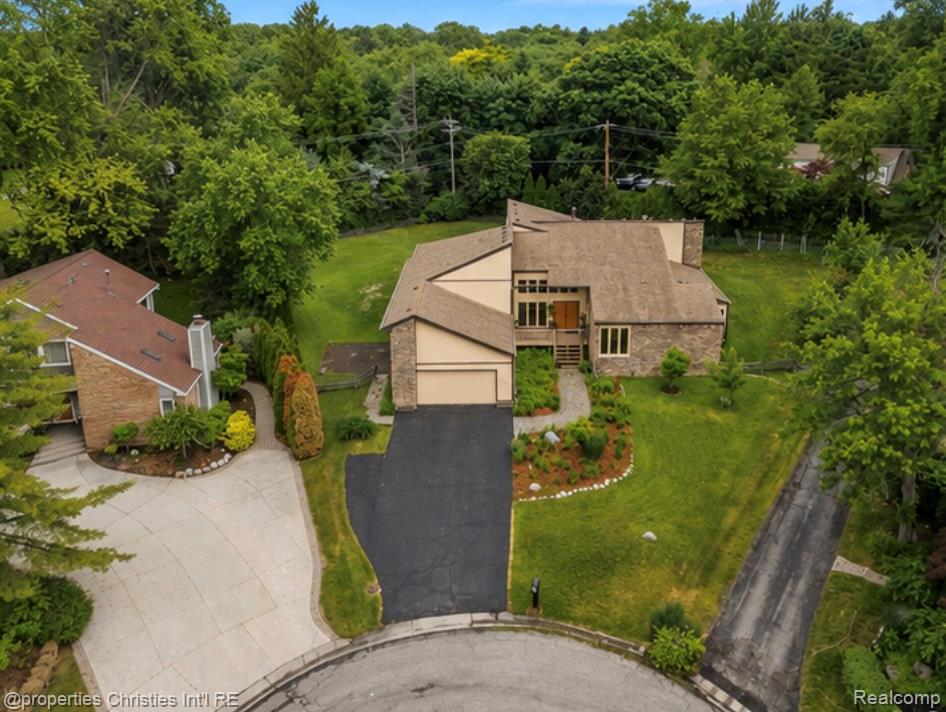 4566 Walden Drive, Bloomfield Hills, MI 48301 — Photo 2