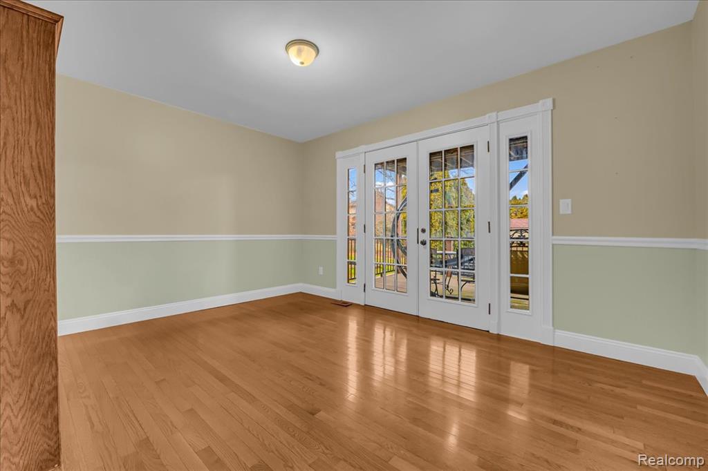 18676 Country Club Circle, Riverview, MI 48193 — Photo 8