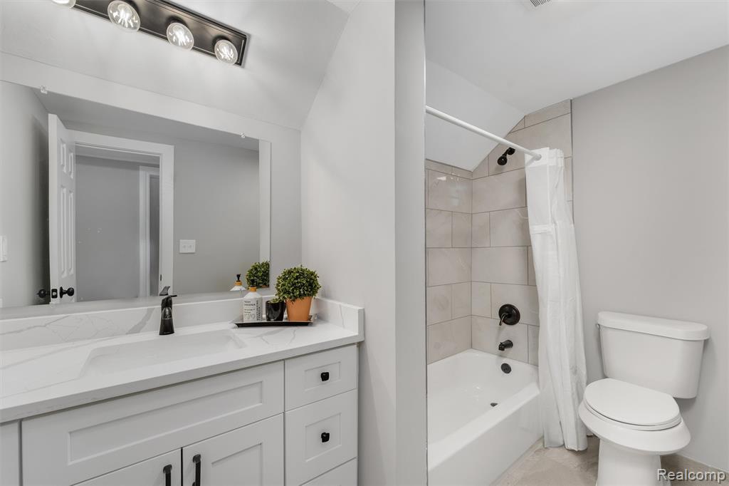 4824 Hyde Park Drive, Troy, MI 48085 — Photo 28